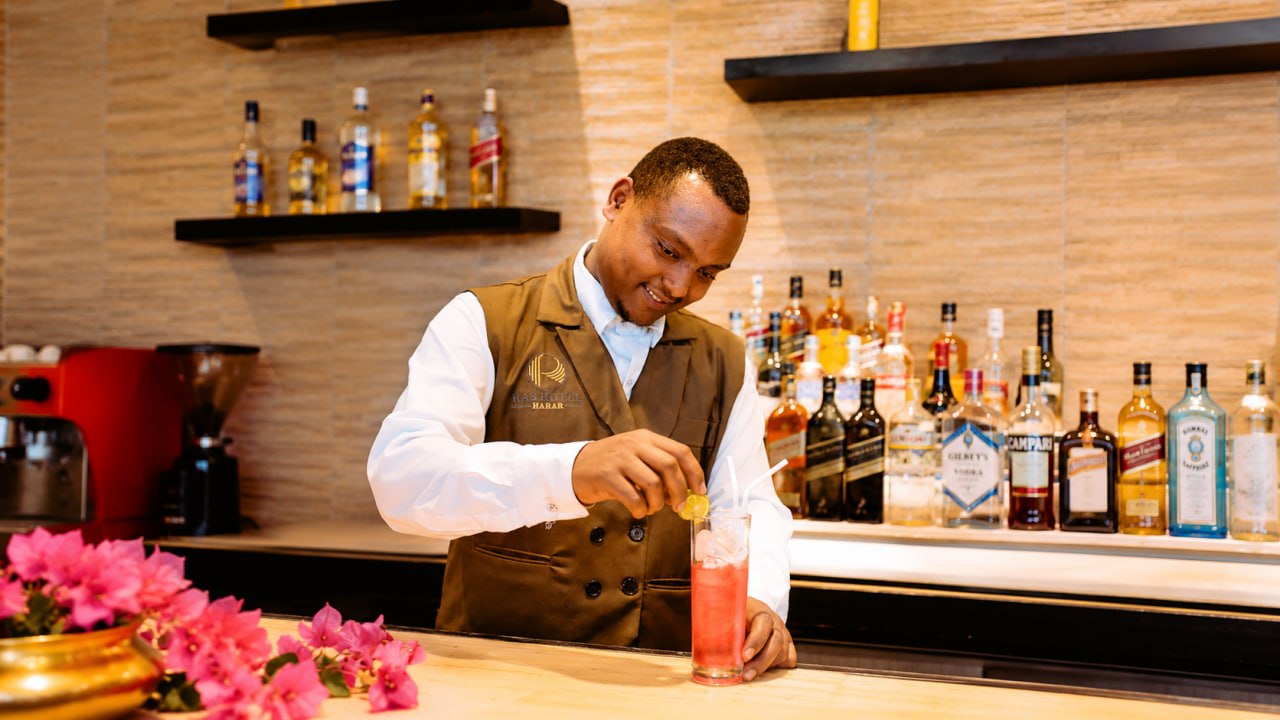Bar & Beverage Service